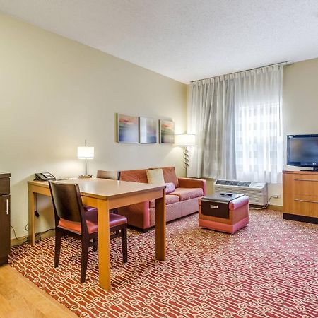 Towneplace Suites By Marriott Dallas בדפורד מראה חיצוני תמונה