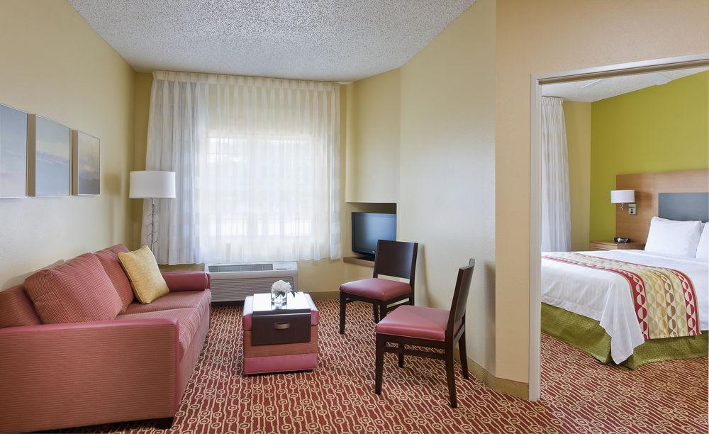 Towneplace Suites By Marriott Dallas בדפורד מראה חיצוני תמונה