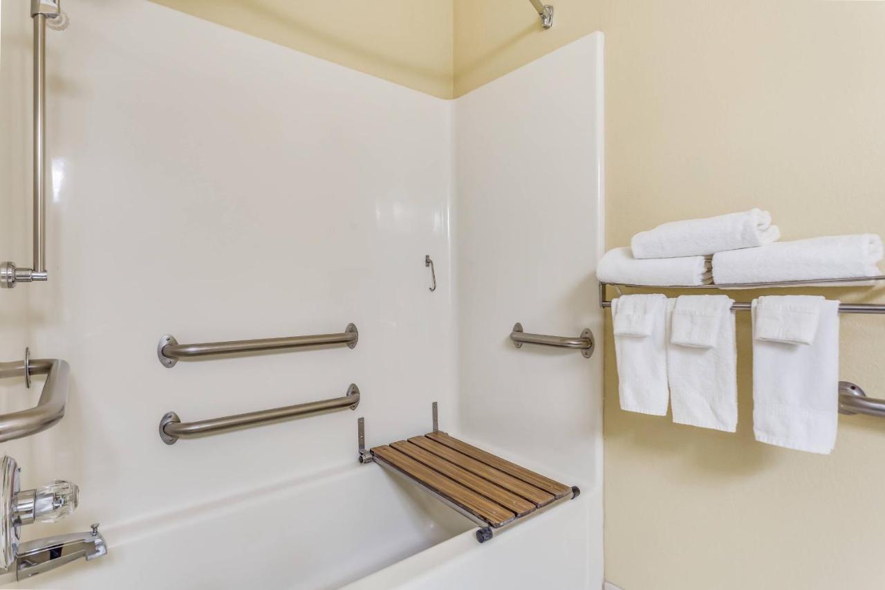 Towneplace Suites By Marriott Dallas בדפורד מראה חיצוני תמונה