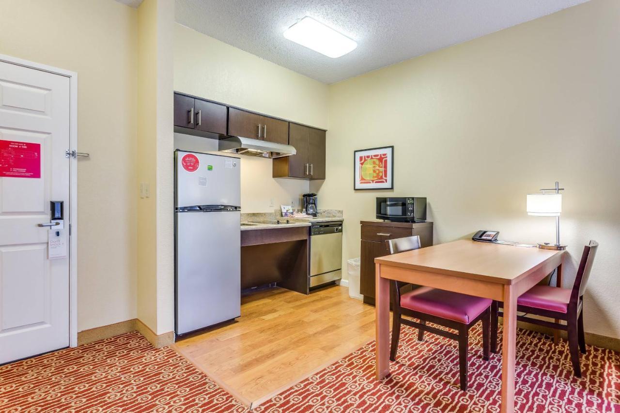 Towneplace Suites By Marriott Dallas בדפורד מראה חיצוני תמונה