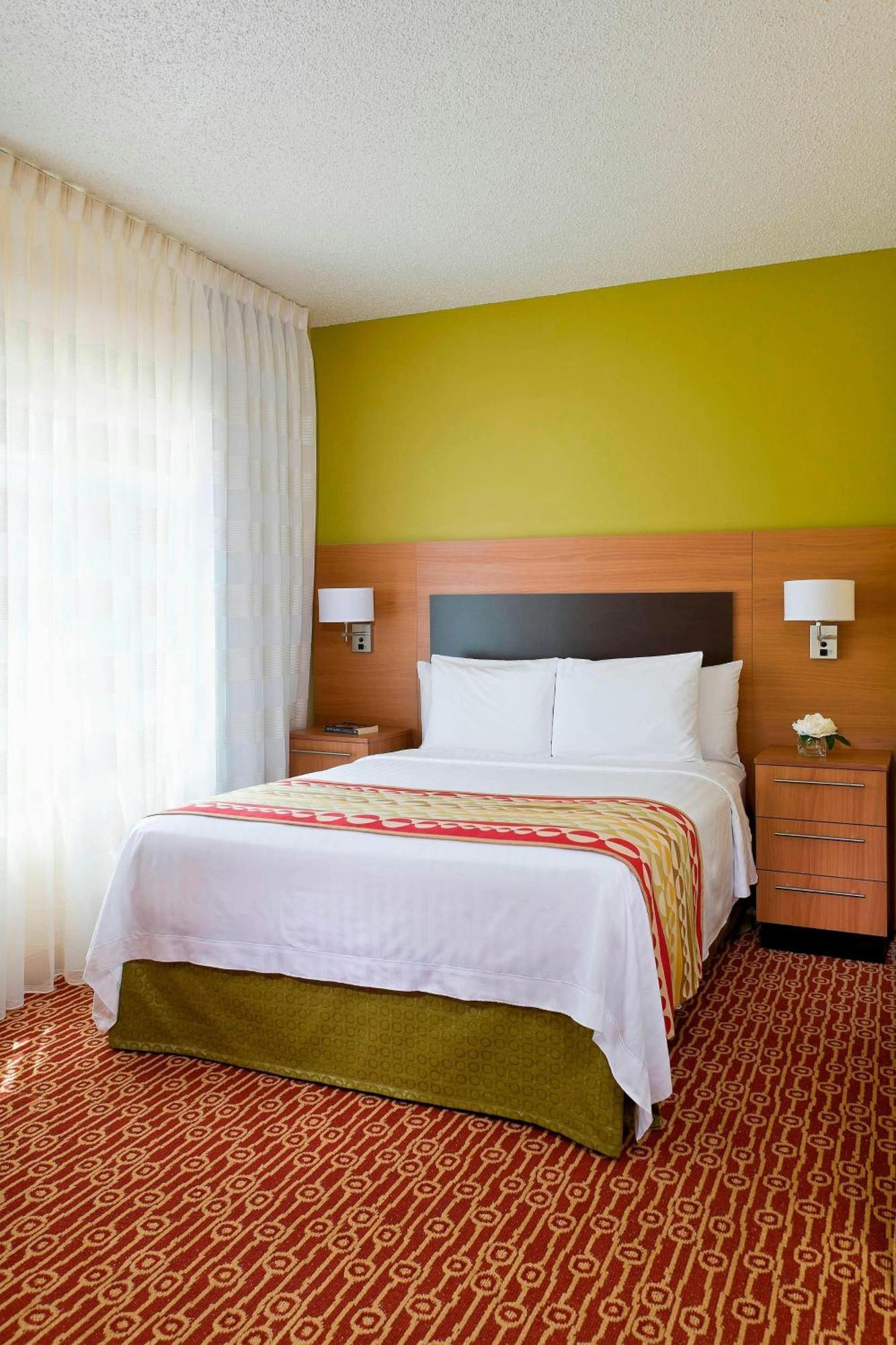 Towneplace Suites By Marriott Dallas בדפורד מראה חיצוני תמונה