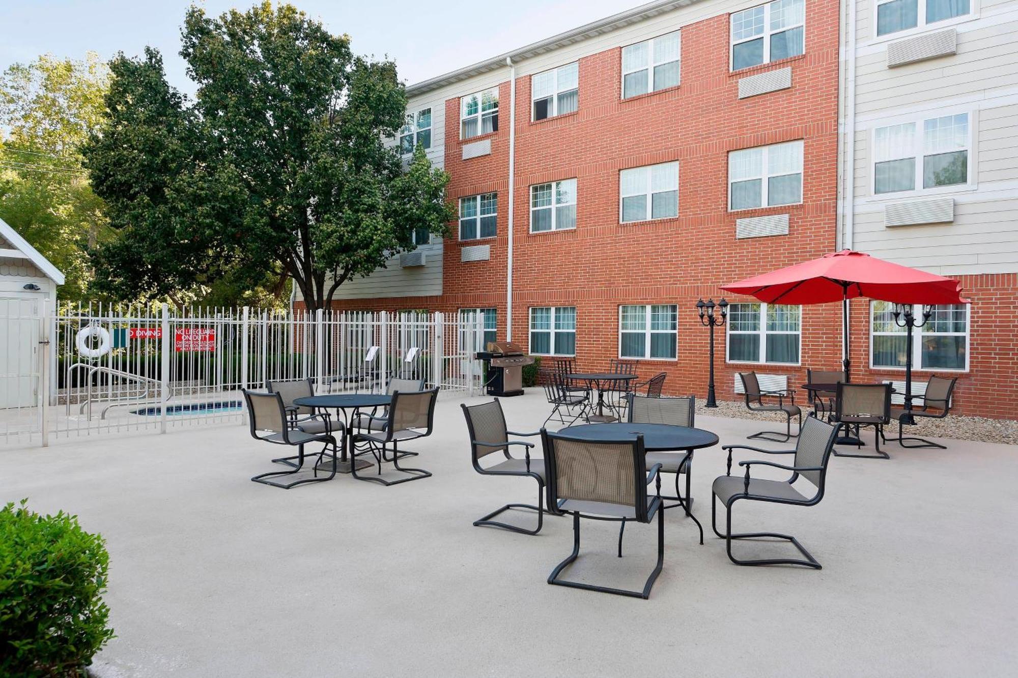 Towneplace Suites By Marriott Dallas בדפורד מראה חיצוני תמונה